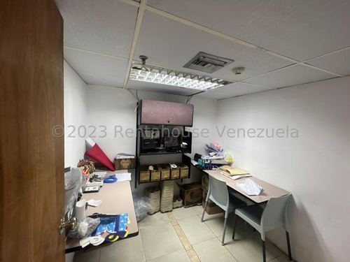 Local Comercial En Venta En Ccct En Chuao - 23-29096 - Cs