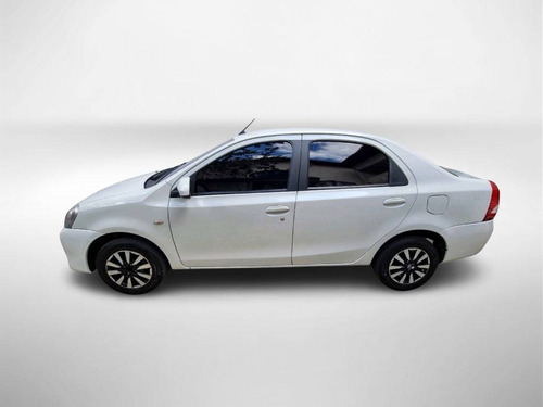 Imagem 3 de 12 de Toyota Etios Xs 1.5 16v At Flex