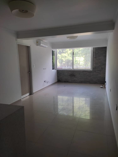 Imagen 14 de 16 de Leal Pérez Vende Apartamento Chimeneas, Vista Al Parque