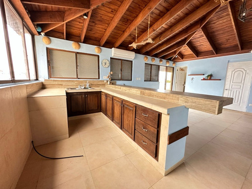 Vendo Apartamento En Los Prados De 2 Niveles Tipo Penthouse