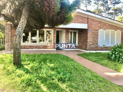 Punta Del Este, Área Comercial Pda. 5