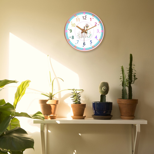 Reloj De Enseñanza Moderno Que Dice El Forma De Ciervo