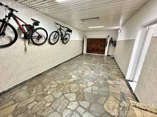Casa En Moron Sur 3 Amb Escritorio Quincho