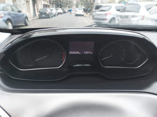 Imagen 9 de 17 de Peugeot 208 Feline 1.6 Mt 5 Ptas. / Nafta / 2016