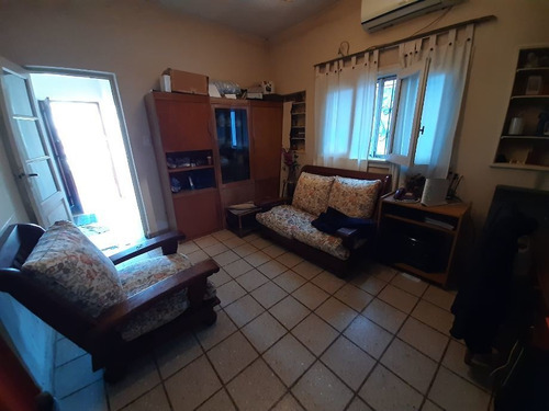 Imagen 5 de 14 de Casa Para 2 Familias En Venta En Castelar Sur