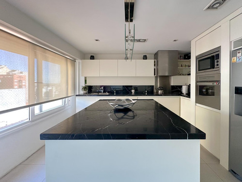 Departamento En Venta En Lanús Oeste 5 Ambientes Con 2 Cocheras Y 2 Bauleras