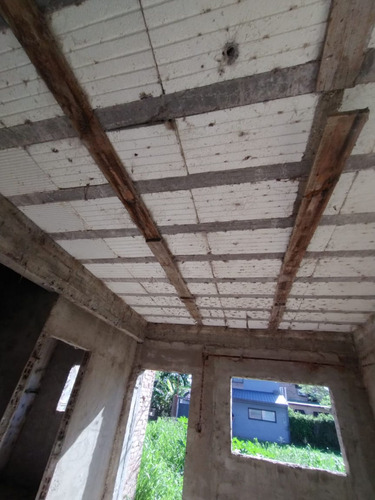 Se Vende Terreno Con Casa En Construcion