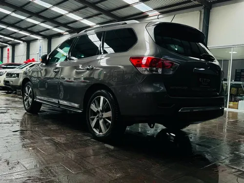 Nissan Pathfinder Exclusive