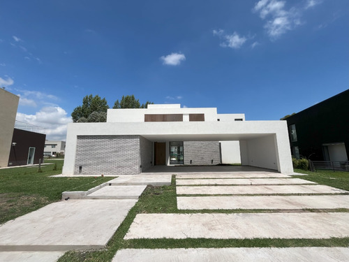 Casa En Venta A Estrenar En Terralagos Canning - Ezeiza.