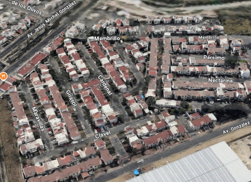 Sk01- Casa En Remate Bancario En C. Prol. Gonzalez Gallo, San Sebastianito, San Pedro Tlaquepaque, Jal. (65% Debajo De Su Valor Comercial)