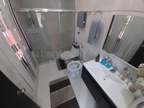 Townhouse En Venta Ubicado En Lomas Del Este Valencia Carabobo 23-30338, Eloisa Mejia