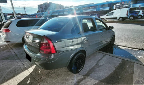 Chevrolet Corsa 1.8 Gl Aa Dh 4P