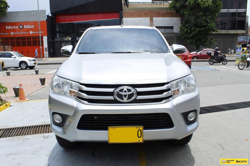 Imagen 3 de 25 de Toyota Hilux 2.8 Srv