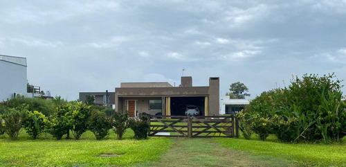 Casa En Country En Aires Del Llano 