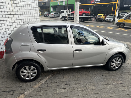 Renault Sandero 1.0 16v Expression Hi-flex 5p