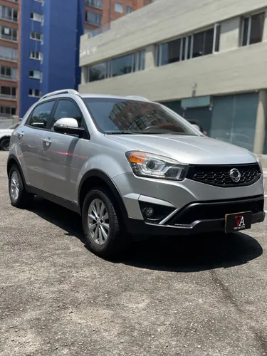 SsangYoung Korando 2.0 gasolina 4x2 m/t