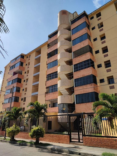 Imagen 1 de 16 de Apartamento En Urb. Rotafe, Naguanagua 04124667445 (ata-961)