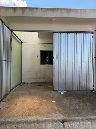 Casa Com 2 Quartos,1 Banheiro