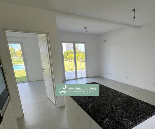 Casa Con Pileta En Venta En Barrio Puerto | El Cantón - Financiación - 3 Dormitorios - Pérgola Cubierta