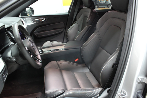 Imagen 8 de 15 de Volvo Xc60 R-desgin Plug In Hybrid T8 2021 (hibrido)