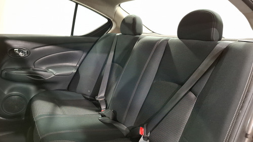 Nissan Versa 1.6 SENSE TA AC
