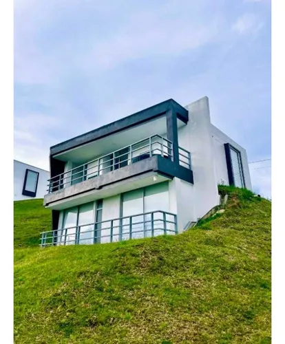 Casa En Guatape En Venta