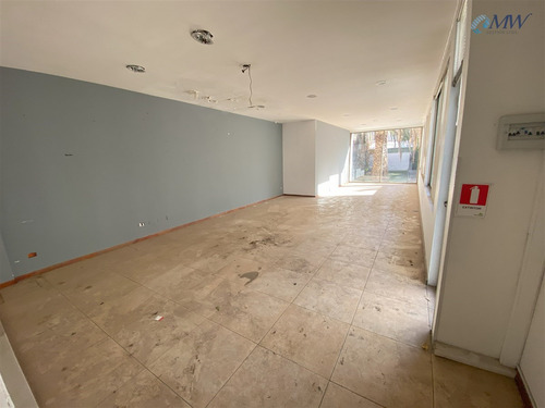 Amplia Casa - Oficina En Venta En El Mejor Barrio De Ñuñoa