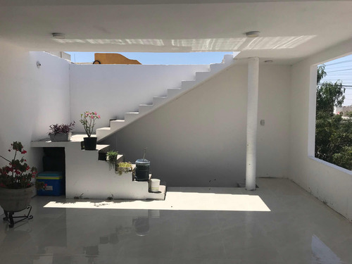 Casa 2 Niveles, 3 Recamaras Y Terraza
