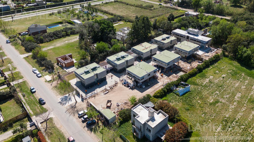 Venta Casa 3 Dormitorios Con Jardín Y Pileta Privada Abra Funes