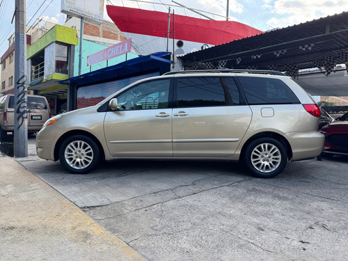 Toyota Sienna Xle At