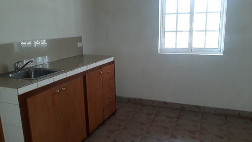 Imagen 4 de 11 de Apartamento Av. Circunvalación Norte, Conjunto Cerrado.