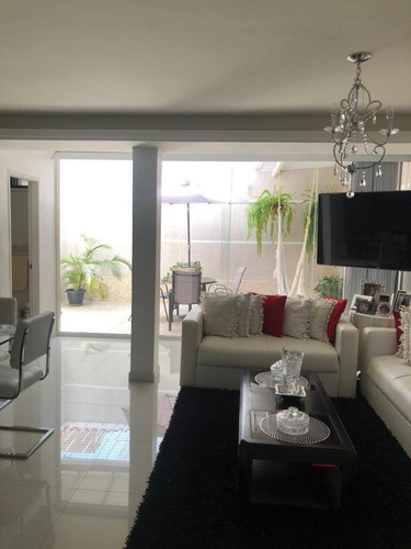 Imagen 10 de 26 de Venta Townhouse Tazajal Naguanagua 0412-4860923.