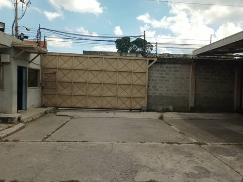 Alquiló Galpón   Guarenas Zona Industrial Del Esté, Calle Principal 1.750m² 