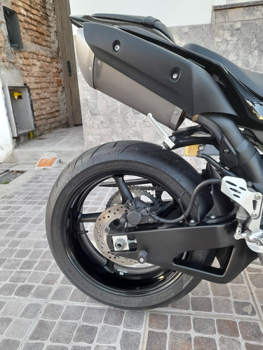 Imagen 10 de 10 de Yamaha R1 Crossplane