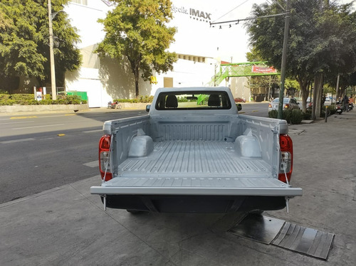 Nissan Np300 Estaquita Batea Mt 2018