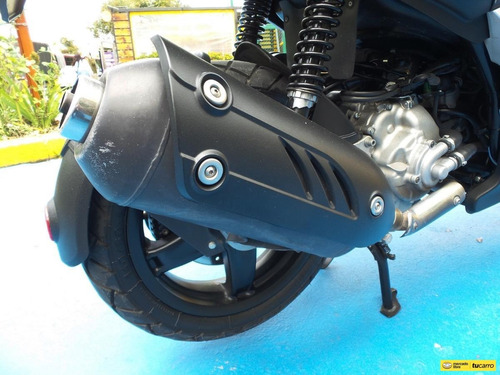 Imagen 21 de 25 de Aprilia Sr Max 300