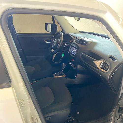 Jeep Renegade 1.8 Flex Aut. 5p