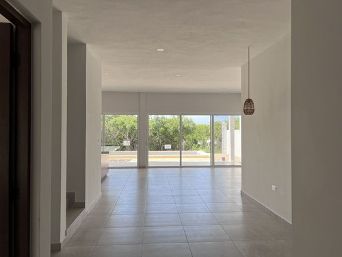 Casa En Venta En Mérida, Vía Costela, Sisal, Yucatán
