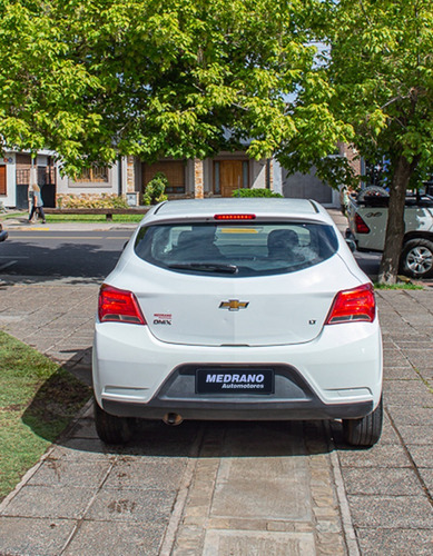 Imagen 7 de 18 de Chevrolet Onix 1.4 Lt
