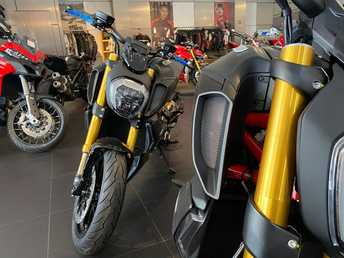 Imagem 2 de 12 de Ducati Diavel 1260s