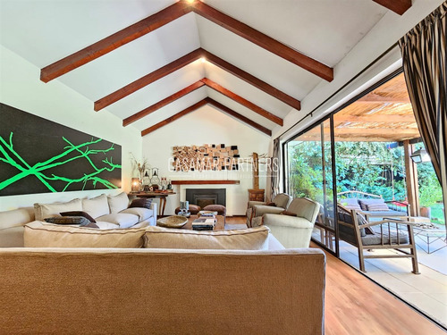 Casa En Venta De 6dor-3baño, + Svs, Lo Barnechea