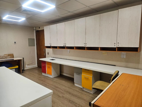 Amplia Oficina En Arriendo - Estoril 120, Las Condes