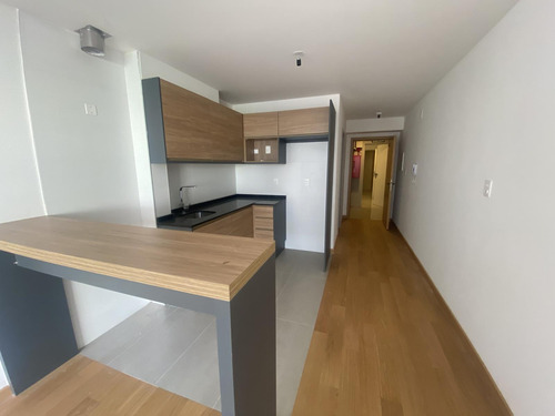 Departamento Monoambiente En Venta Ubicado En Montevideo, Uruguay Con Seguridad, Solarium, Parrilla