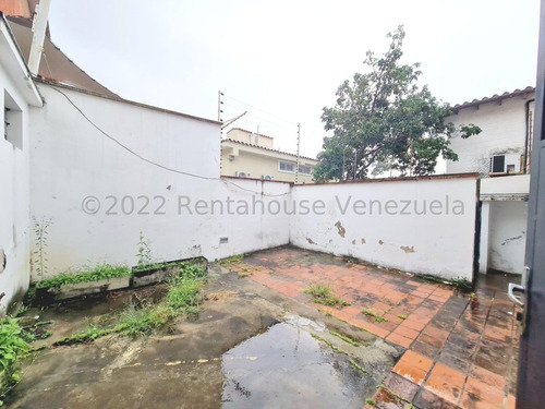 Imagen 25 de 28 de Casa Para Remodelar En Los Palos Grandes