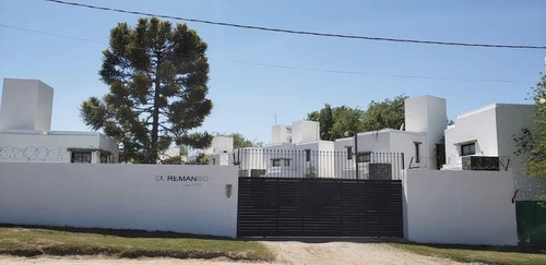 Casa De Tres Dormitorios En Housing El Remanso, Villa Allende, Córdoba