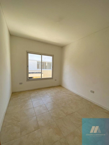 Imagen 7 de 9 de Venta Duplex En Complejo