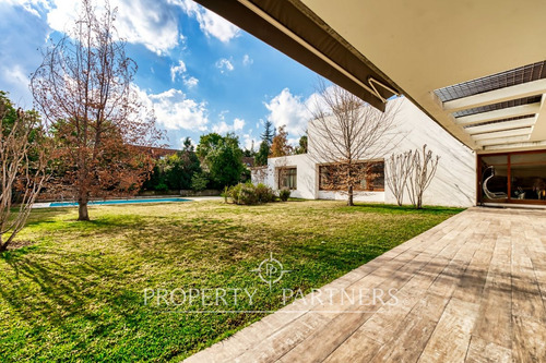 Espectacular Casa En San Damián Con Gran Jardín.
