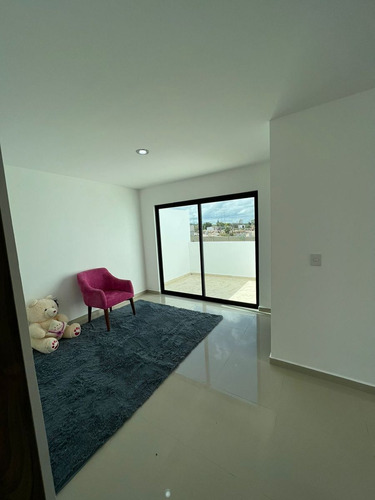Estrena Casa En Meseta Habitat Residencial, 3 Recamaras, 3.5 Baños, Preciosa !!