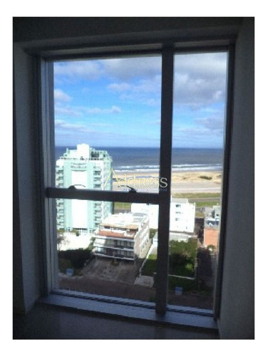 Imagen 3 de 13 de Apartamento En Brava, 2 Dormitorios *