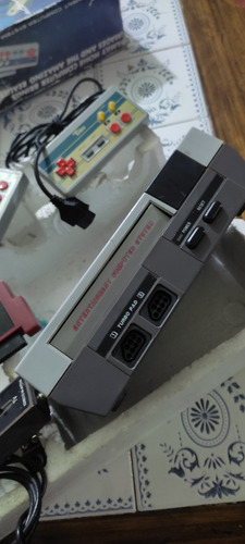 Antigua Consola De Videojuegos Completa Con Su Caja Original (Usado)